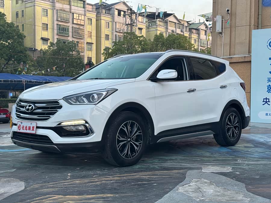 Hyundai Santa Fe 2017 #2 Hyundai Santa Fe 2017 car image #2