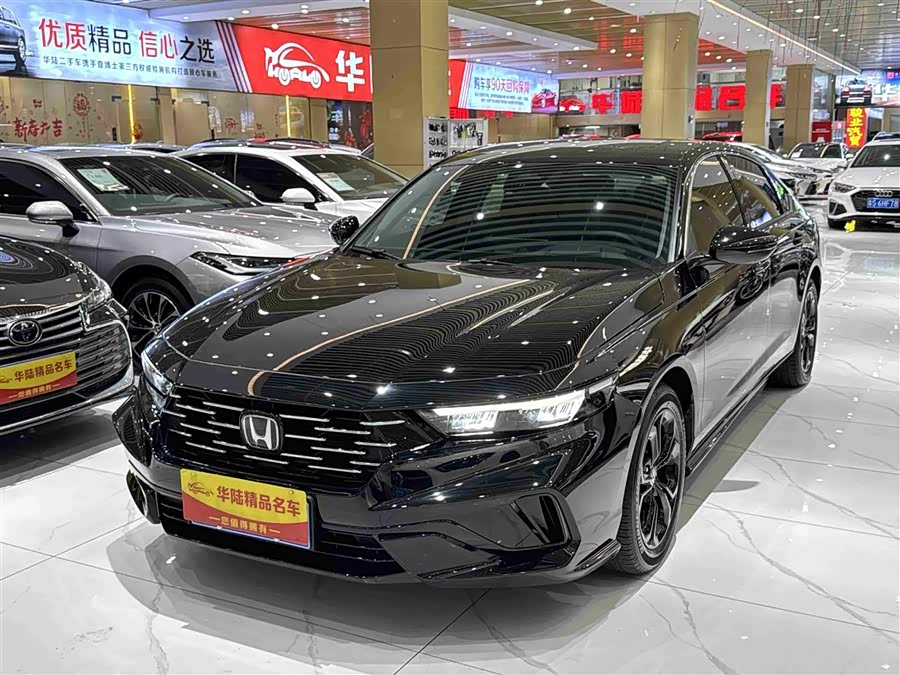Honda Accord 2025 car image #2
