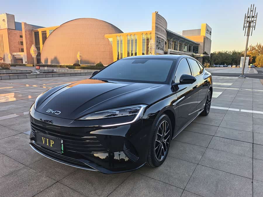 BYD Seal 2023 car image #2