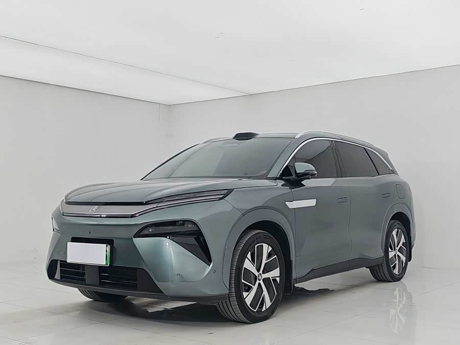 BYD Tang L 2025 صورة سيارة #2