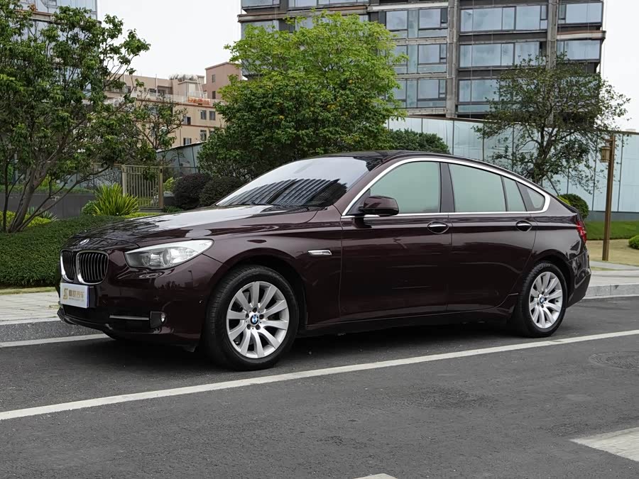 BMW 5 Series GT 2010 immagine di auto #2