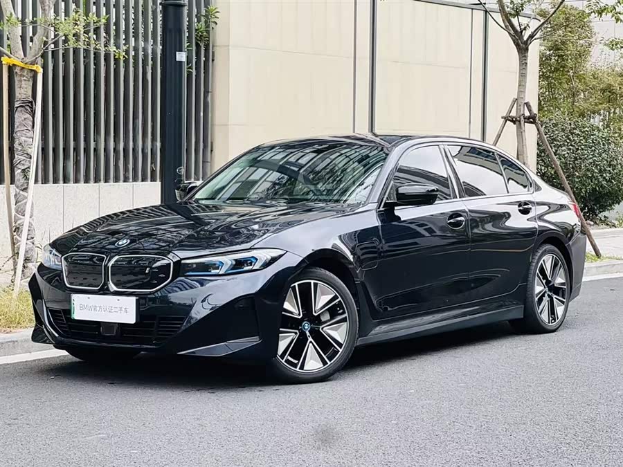 BMW i3 2024 car image #2