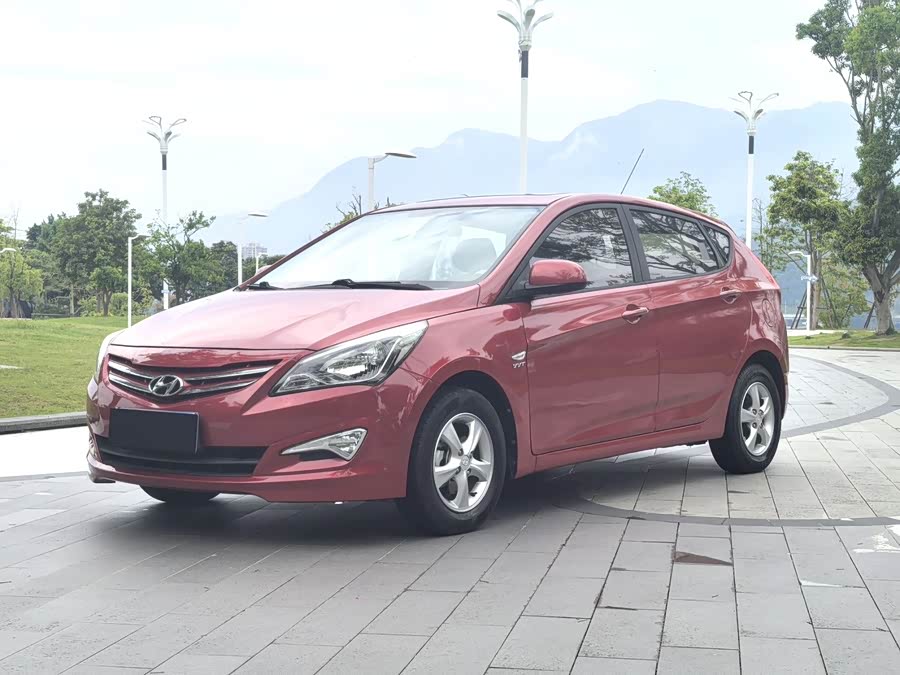 Mazda Reina Hatchback 2014 #2 Mazda Reina Hatchback 2014 car image #2