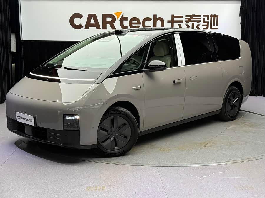 理想汽车 理想MEGA 2024 汽车图片 #2