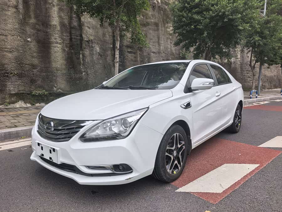 BYD G5 2015 immagine di auto #2