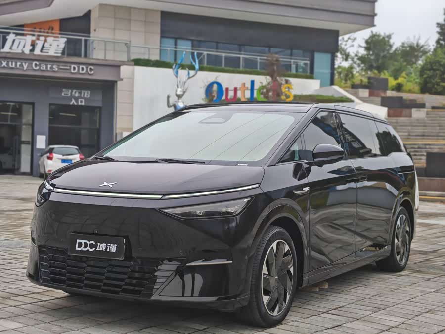 Xpeng X9 2024 imagem de carro #2