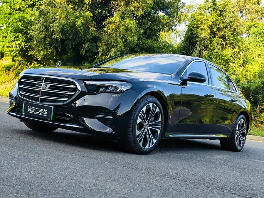 Mercedes-Benz E Class New Energy 2024 car image #2