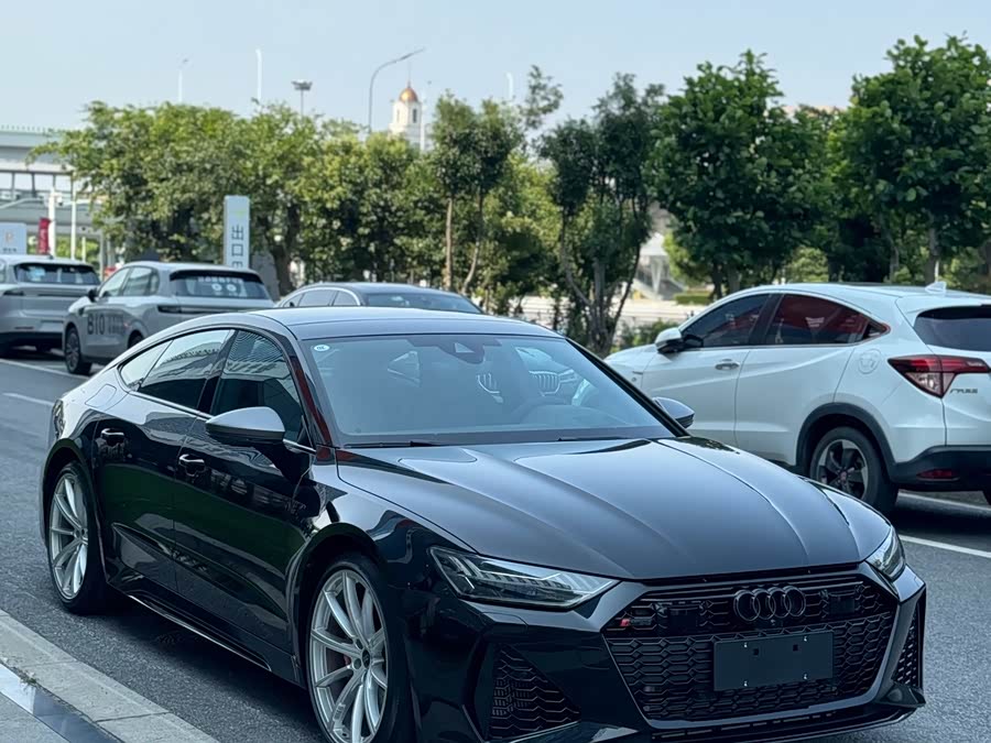 Audi RS 7 2025 car image #2