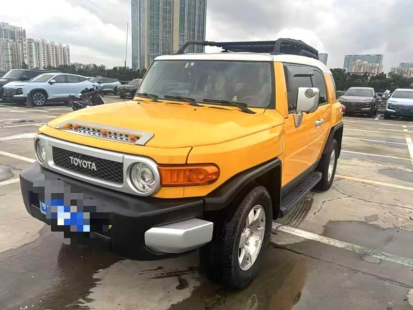 Toyota FJ Cruiser 2011 immagine di auto #2