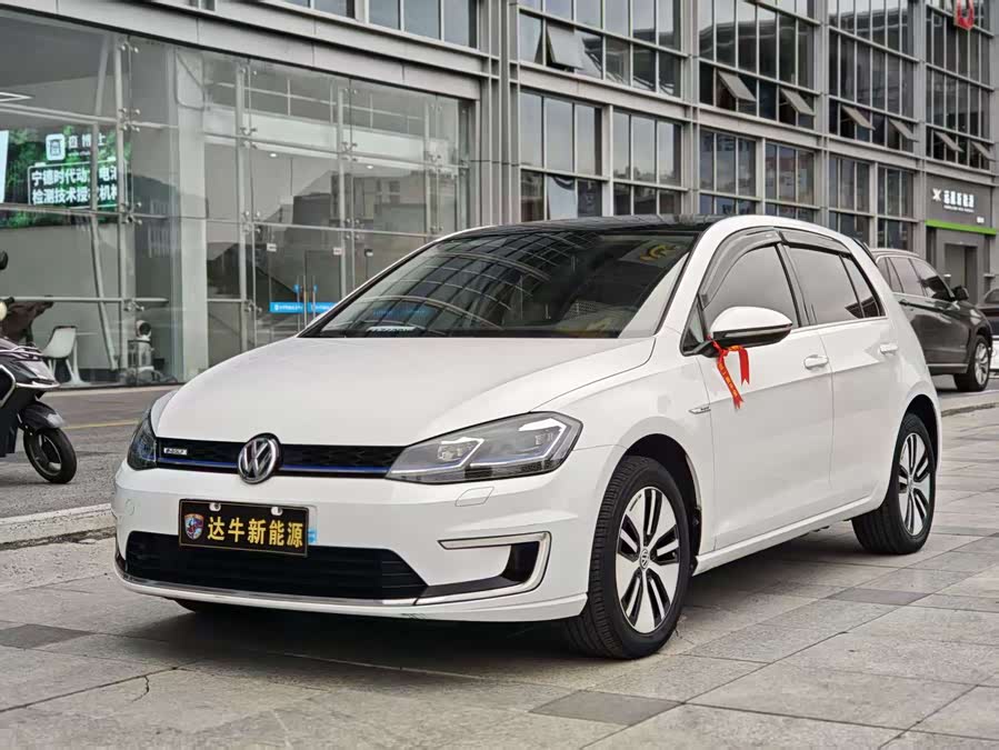 Volkswagen Golf Pure Electric 2021 imagen de coche #2