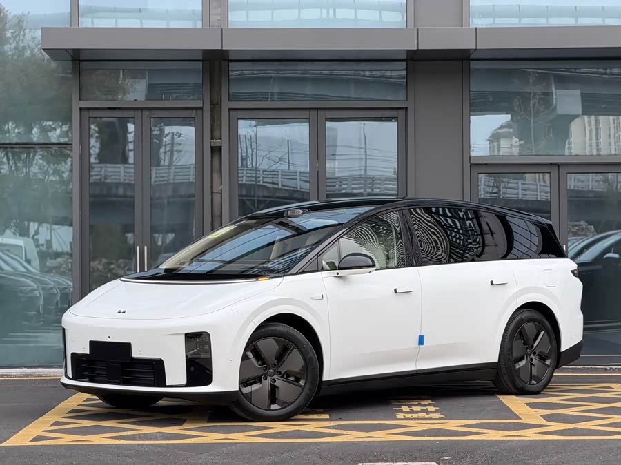 Li i8 2025 изображение автомобиля #2