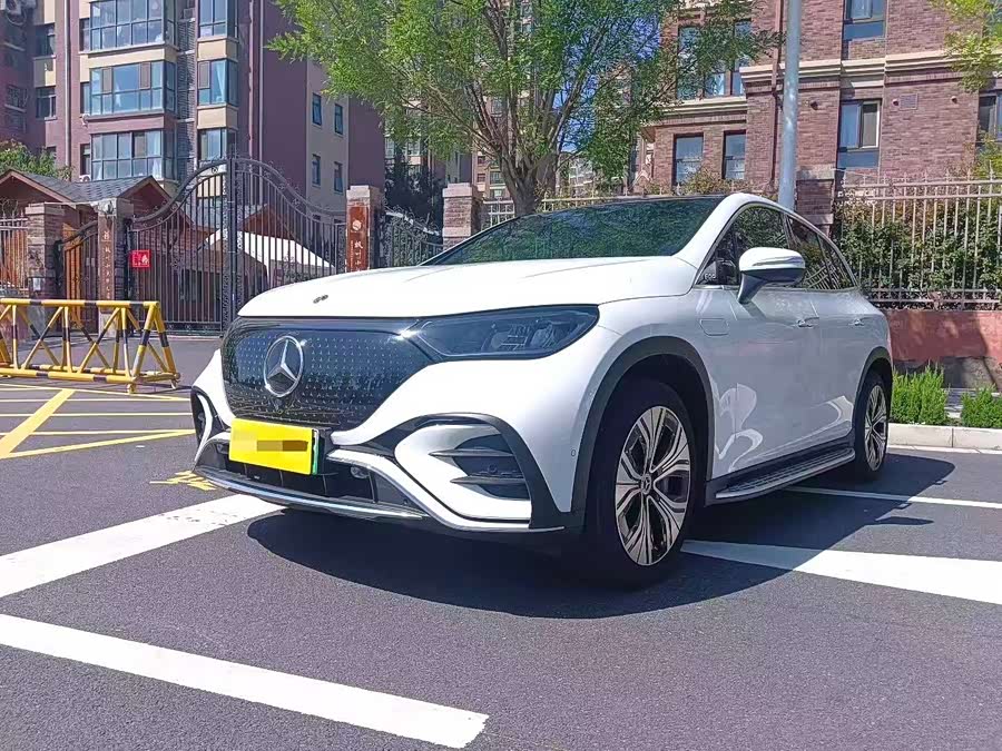 Mercedes-Benz EQE SUV 2023 immagine di auto #2