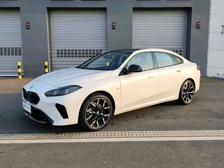 BMW 2 Series 2025 car image #2