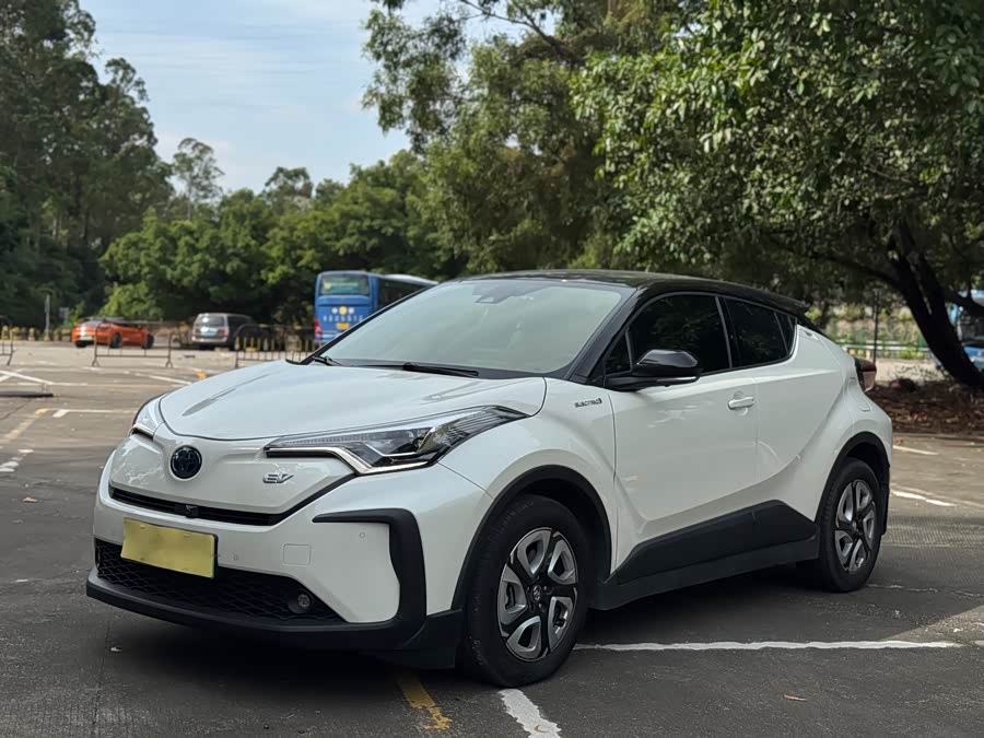 Toyota C-HR EV 2020 immagine di auto #2