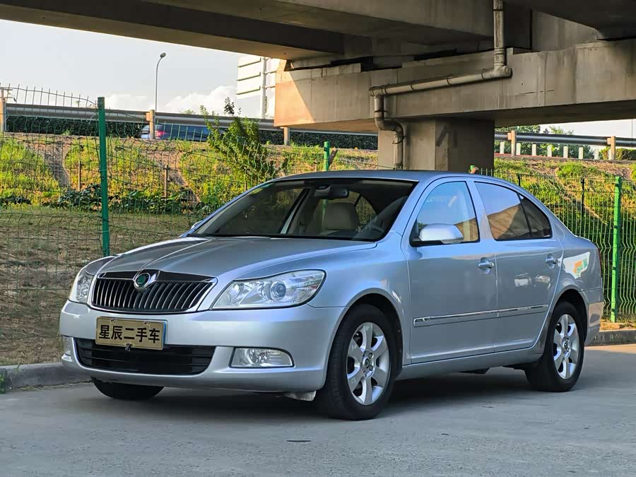 Skoda Octavia 2010 car image #2
