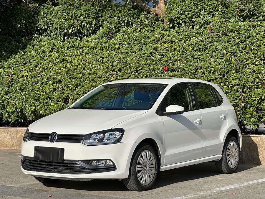 Volkswagen Polo 2017 car image #2