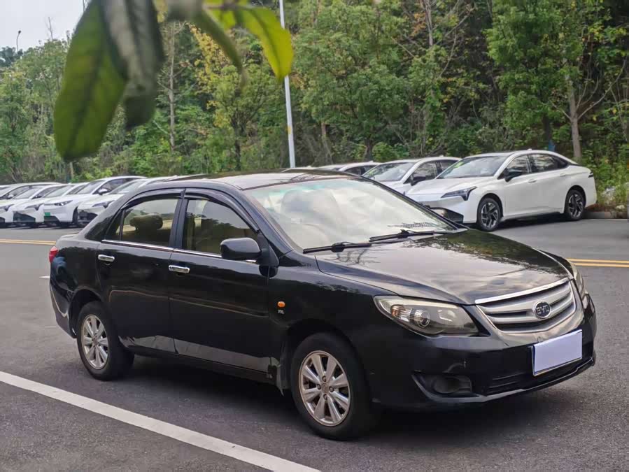 BYD L3 2013 car image #2