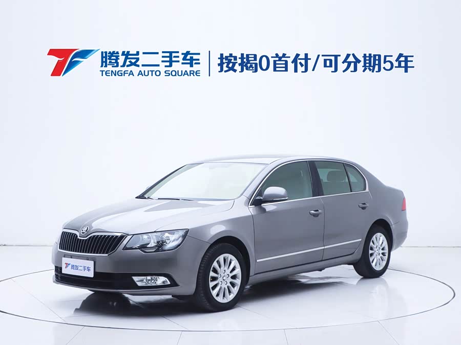 Skoda Superb 2015 car image #2