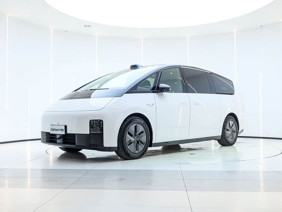 理想汽车 理想MEGA 2024 汽车图片 #2