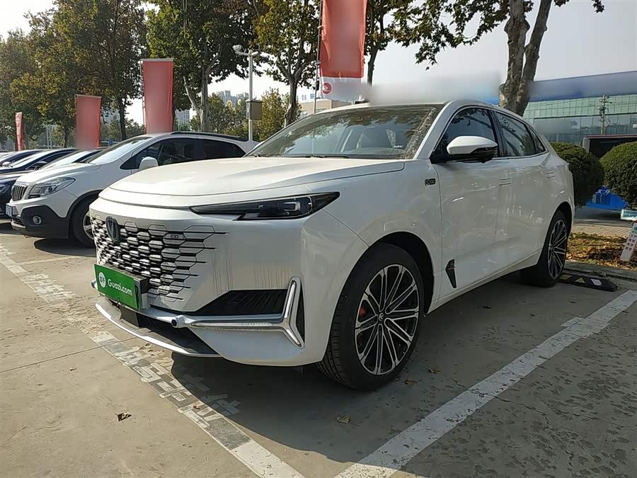 Changan UNI-K iDD 2025 #2 Changan UNI-K iDD 2025 car image #2