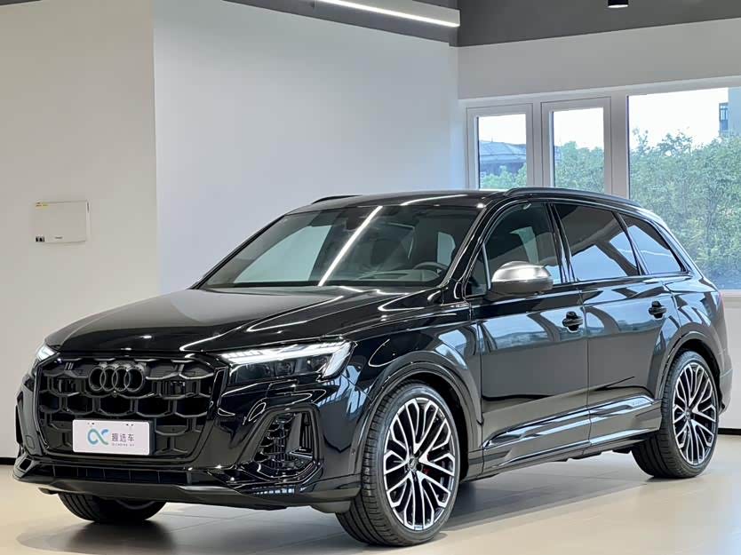 Audi SQ7 2025 #2 Audi SQ7 2025 car image #2