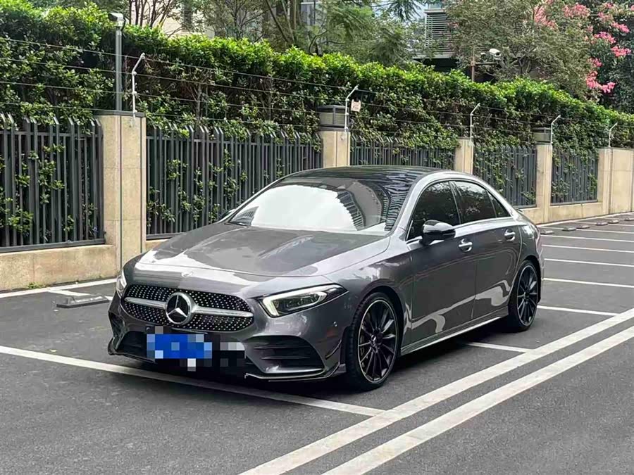 Mercedes-Benz A AMG 2023 image de voiture #2