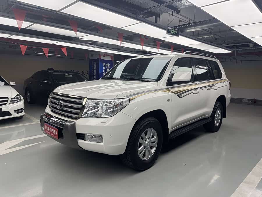 Toyota Land Cruiser 2010 car image #2