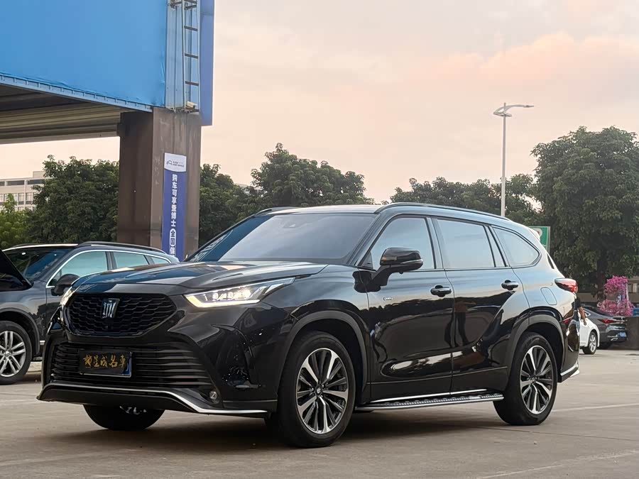 Toyota Crown Kluger 2023 car image #2