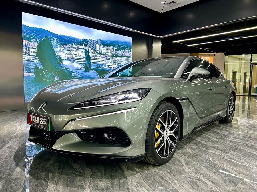 Denza Z9GT 2024 car image #2