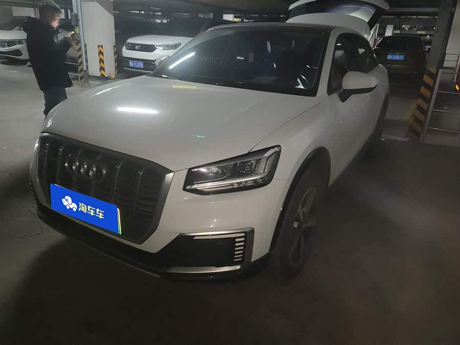 Audi Q2L e-tron 2020 #2 Audi Q2L e-tron 2020 car image #2