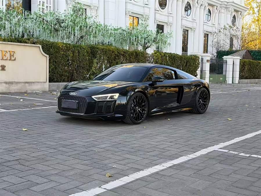 Audi R8 2018 car image #2