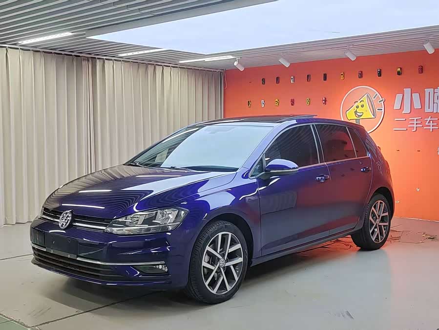 Volkswagen Golf 2018 car image #2
