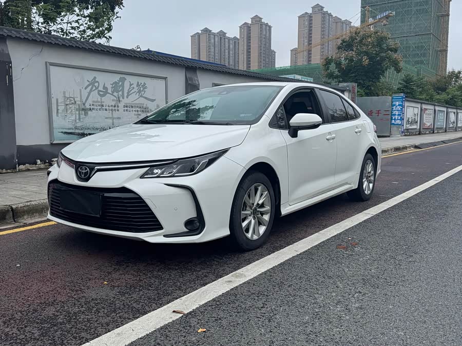 Toyota Corolla 2023 image de voiture #2