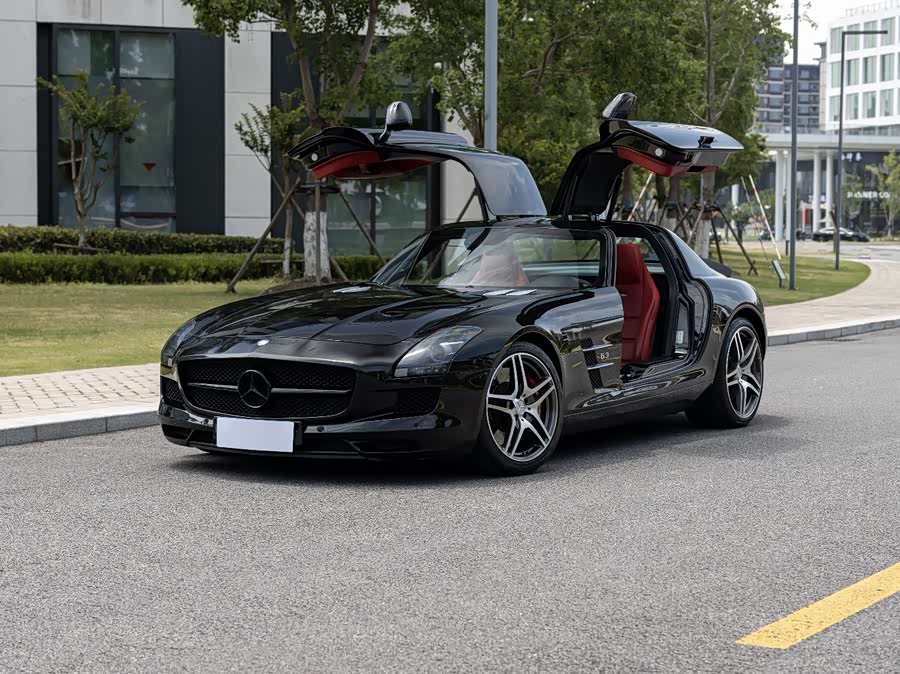 Mercedes-Benz SLS AMG 2015 car image #2