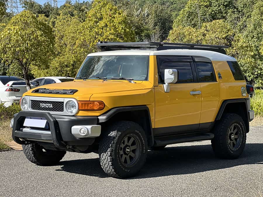 Toyota FJ Cruiser 2018 #2 Toyota FJ Cruiser 2018 car image #2