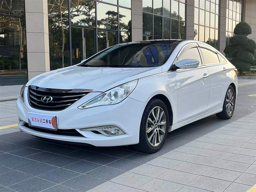 Hyundai Sonata 2014 car image #2