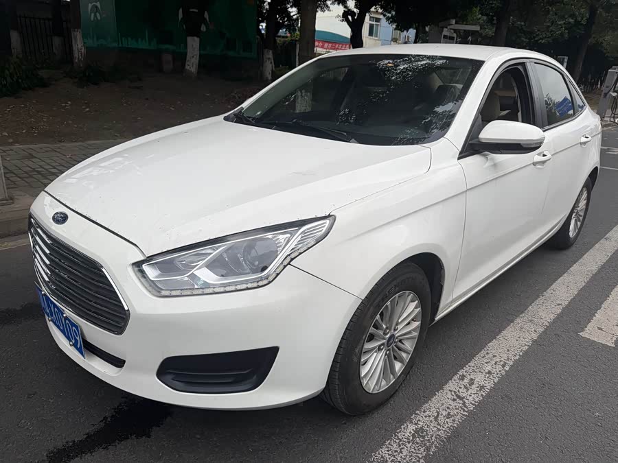 Ford Escort 2017 immagine di auto #2