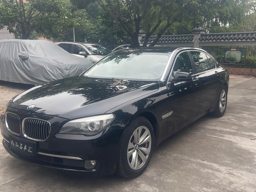 BMW 7 Series 2012 car image #2