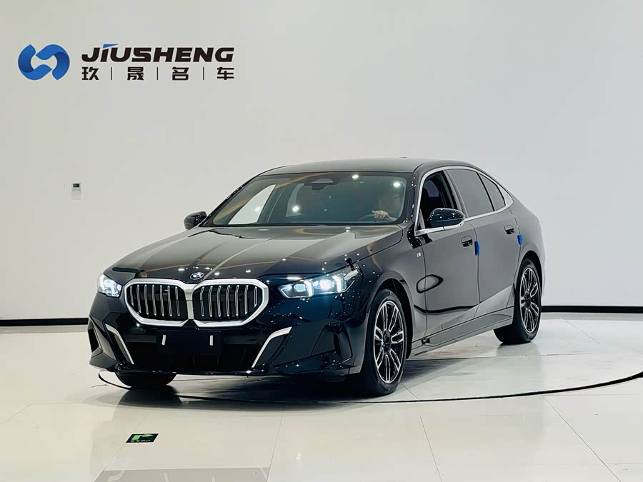 BMW 5 Series 2025 #2 BMW 5 Series 2025 car image #2