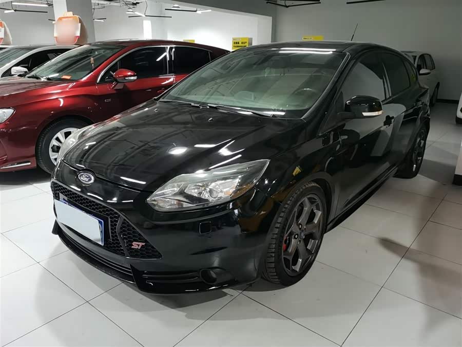 Ford Focus (Imported) 2015 #2 Ford Focus (Imported) 2015 car image #2