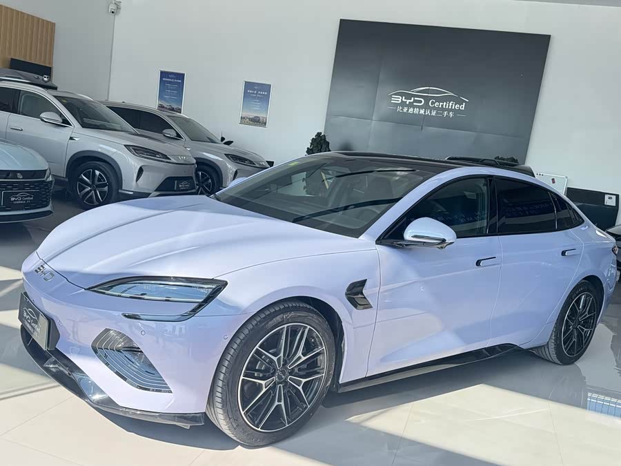 BYD Seal 2025 car image #2