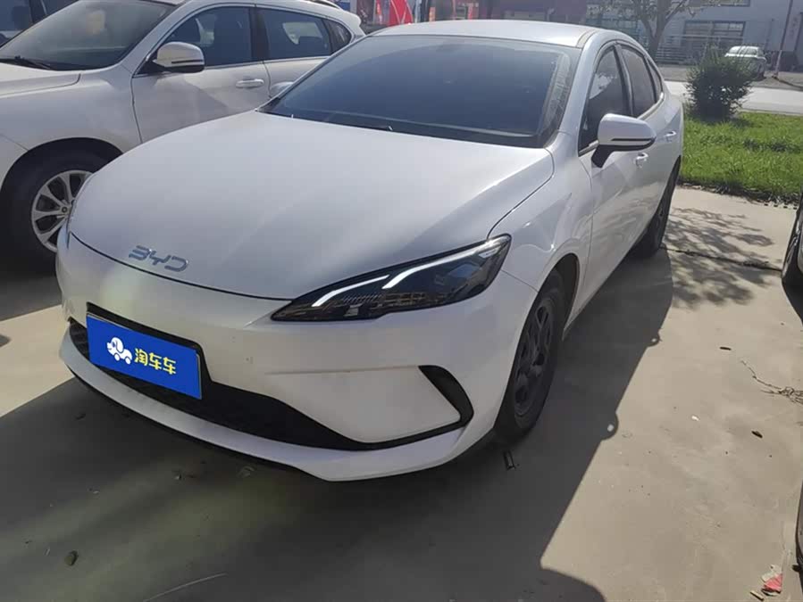 BYD Seal 05 DM-i 2025 #2 BYD Seal 05 DM-i 2025 car image #2
