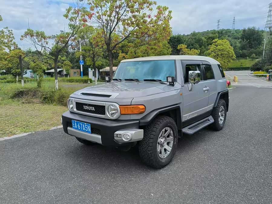Toyota FJ Cruiser 2018 #2 Toyota FJ Cruiser 2018 car image #2