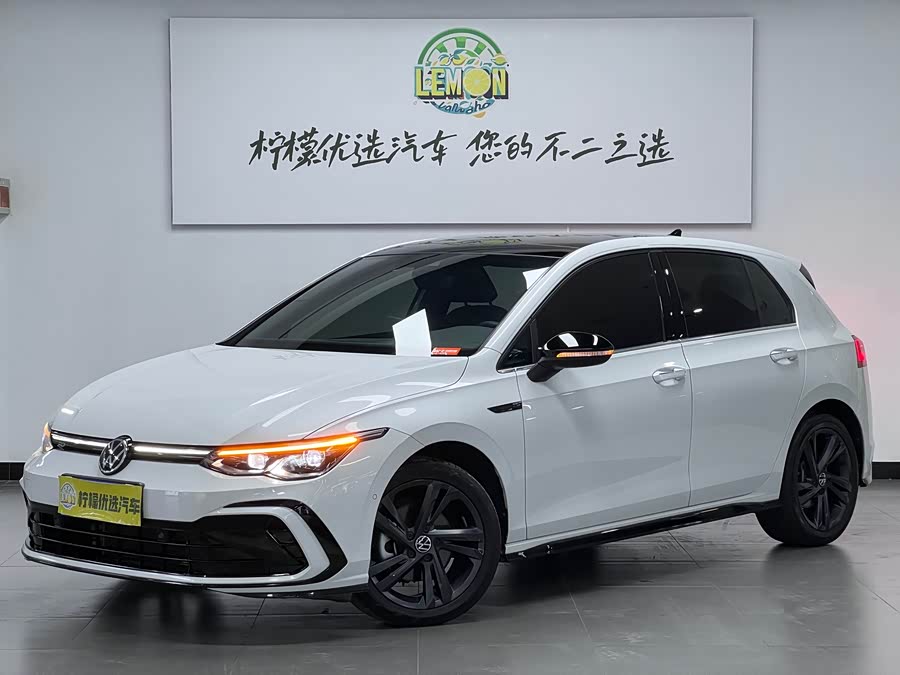 Volkswagen Golf 2022 car image #2