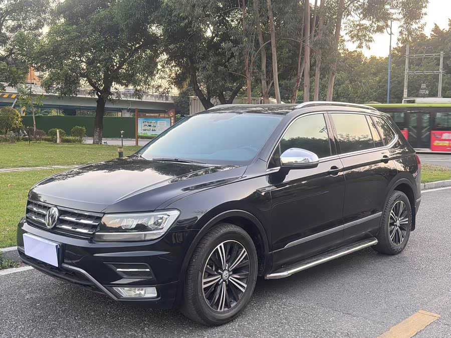 Volkswagen Tiguan L 2020 #2 Volkswagen Tiguan L 2020 car image #2