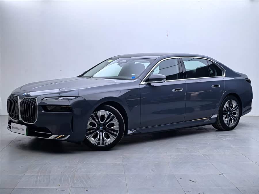 BMW i7 2024 car image #2