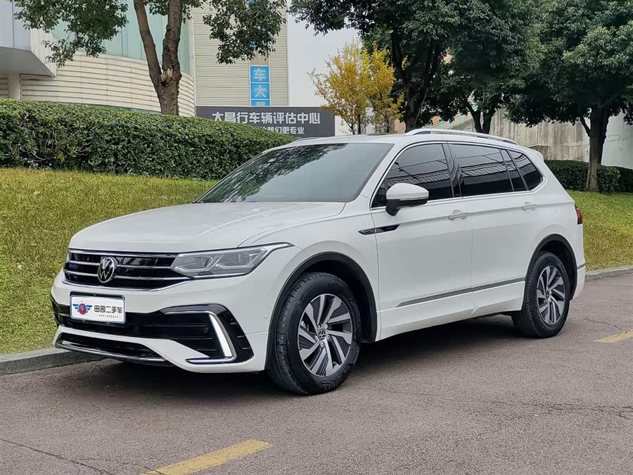 Volkswagen Tiguan L New Energy 2023 car image #2
