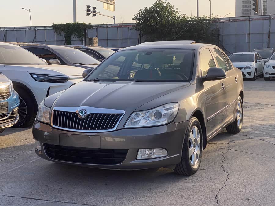 Skoda Octavia 2012 car image #2