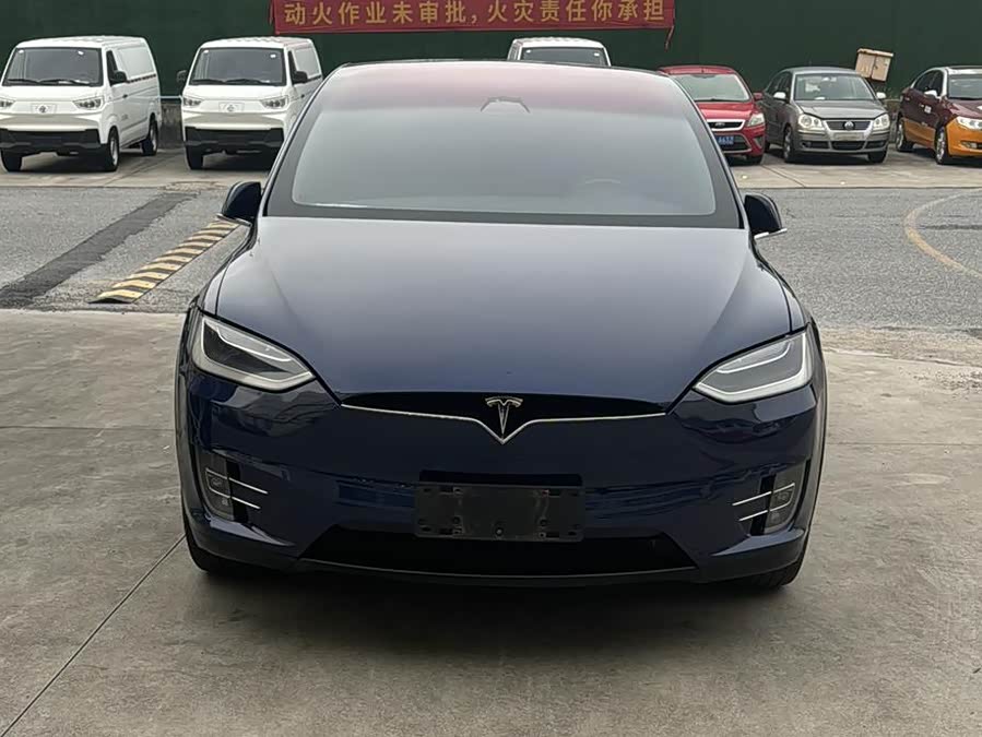 Tesla Model X 2018 car image #2