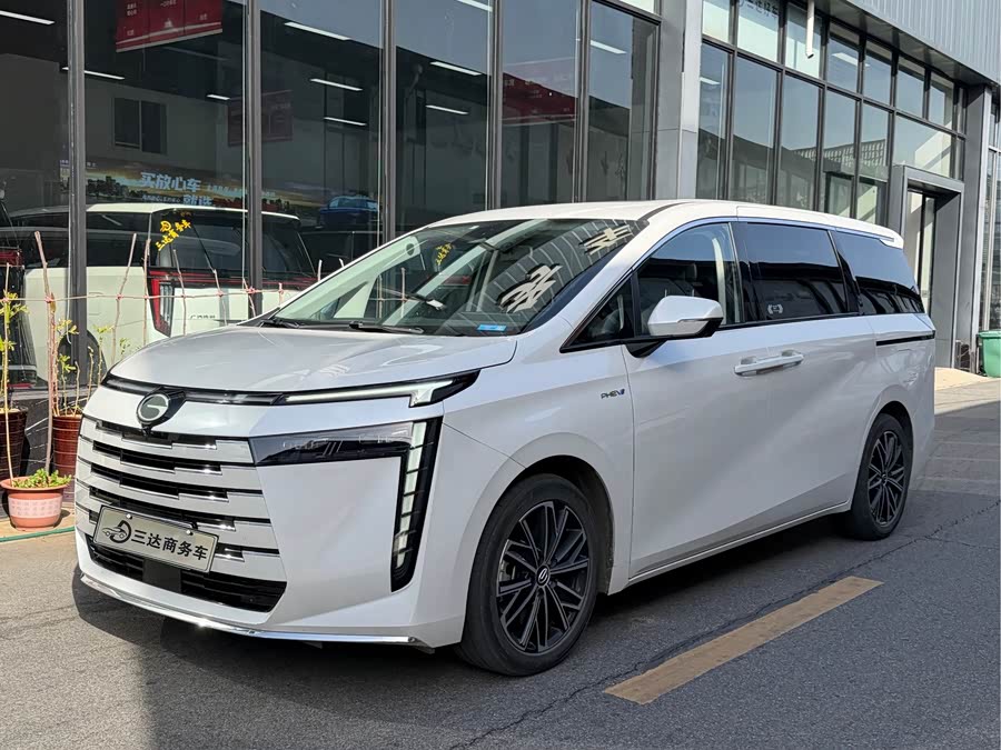 GAC Trumpchi E8 New Energy 2024 car image #2